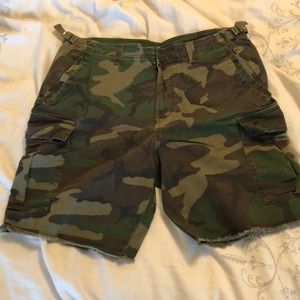 nike sb shorts camo